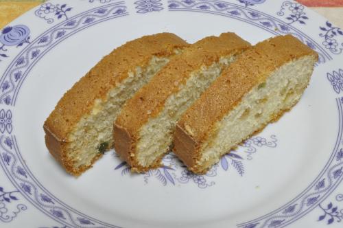 Bílkový chlebíček s mandlemi a kandovaným ovocem – Snadné Česko recept, zvládnete za 30 - 45 minut